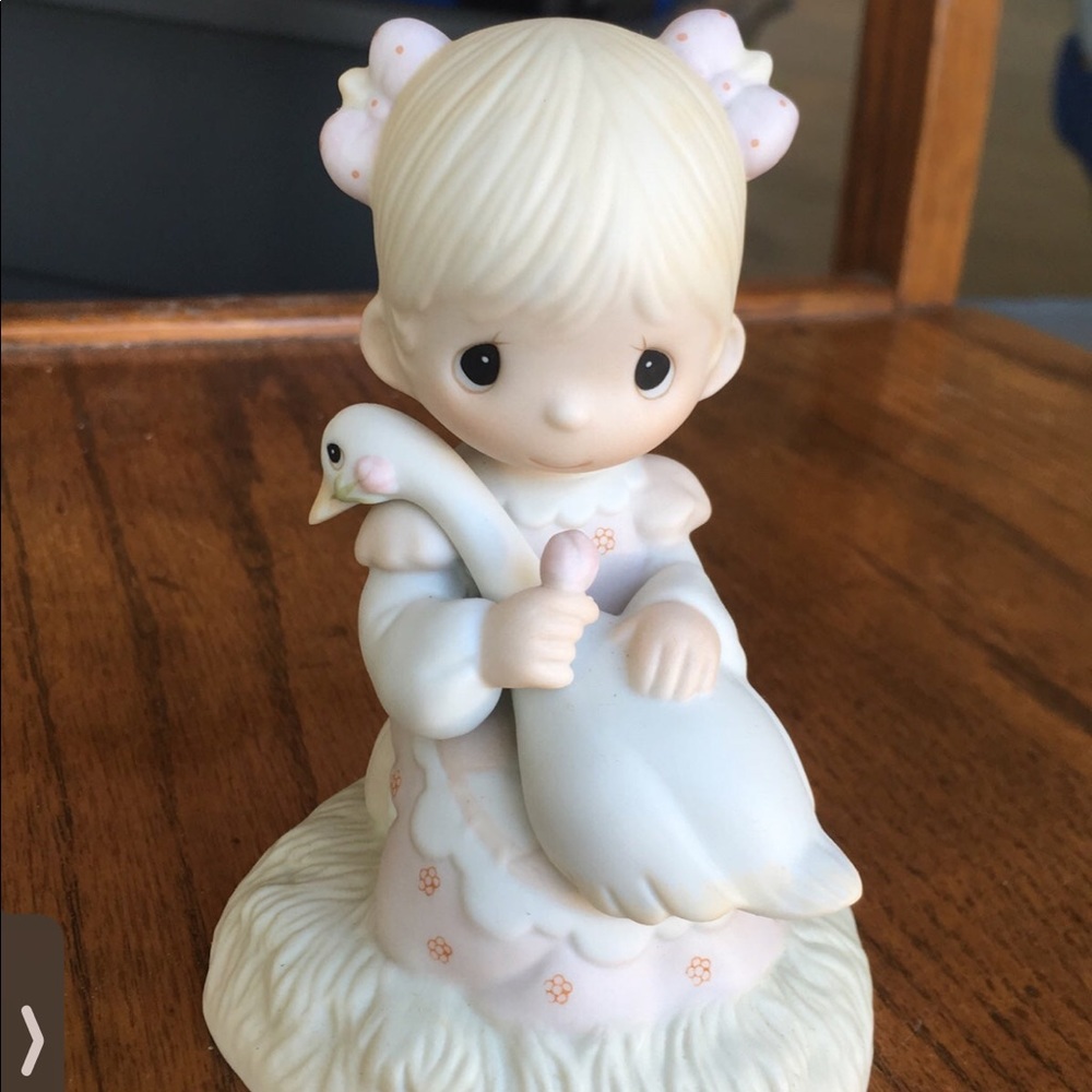 Precious Moments god is love porcelain figurine